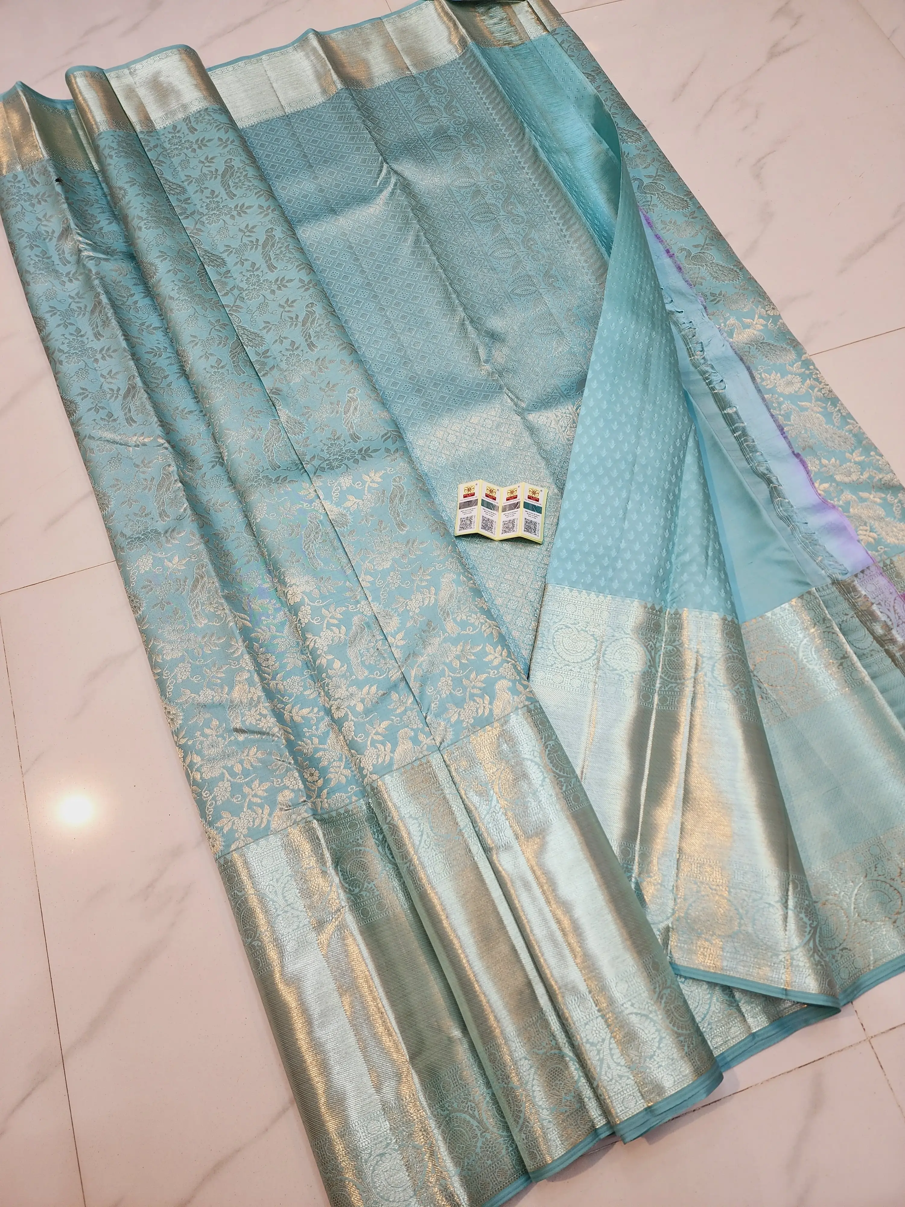 Kanchipuram_Handloom_Silver_Pastel_Pattu